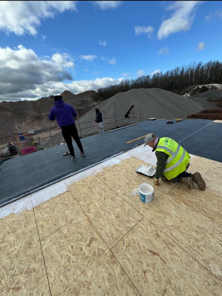 roofers working in pontypridd