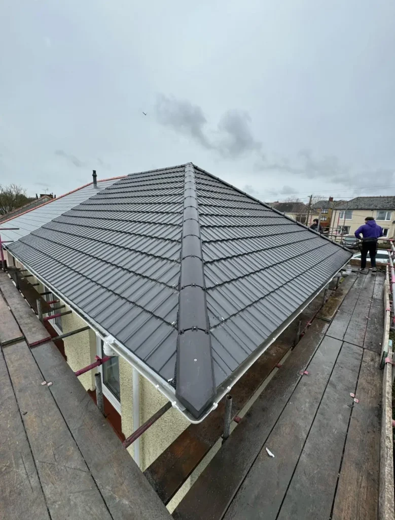 Professional-Roofing-Installation-Mak-Roofing