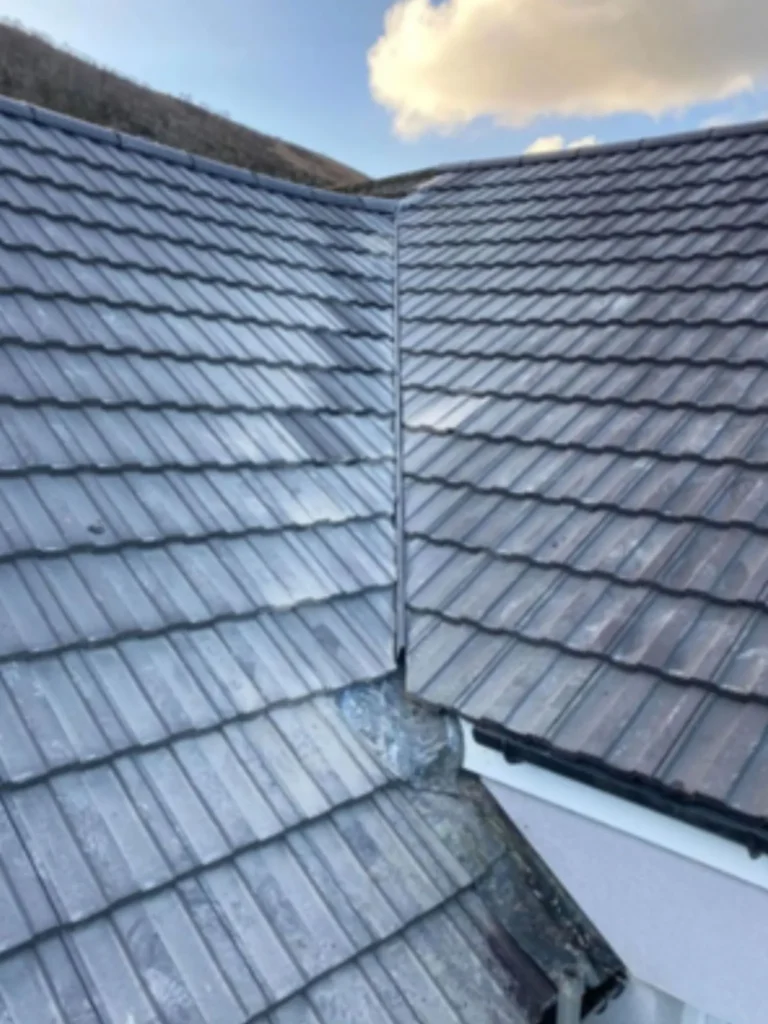 Roofing-Installers-Mak-Roofing